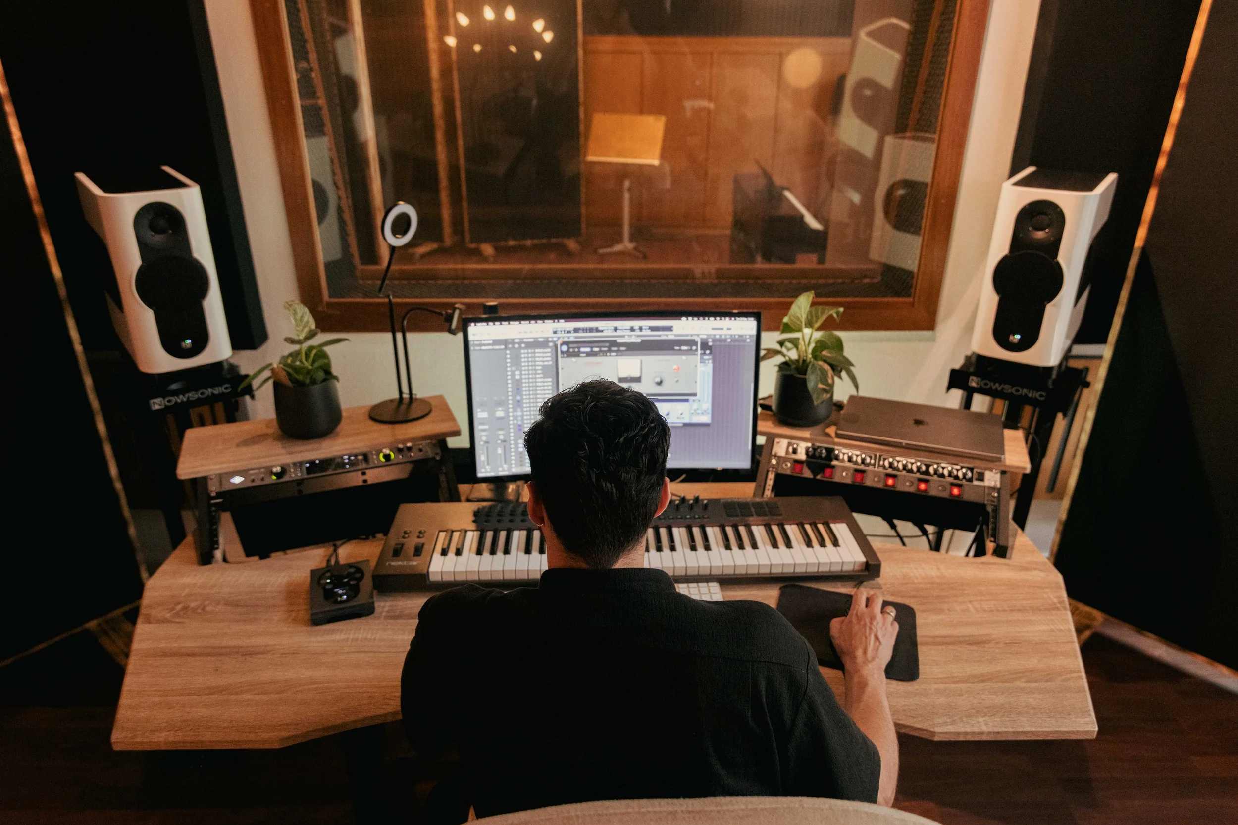 Robin Klaver (Magnificence), producer, in the studio